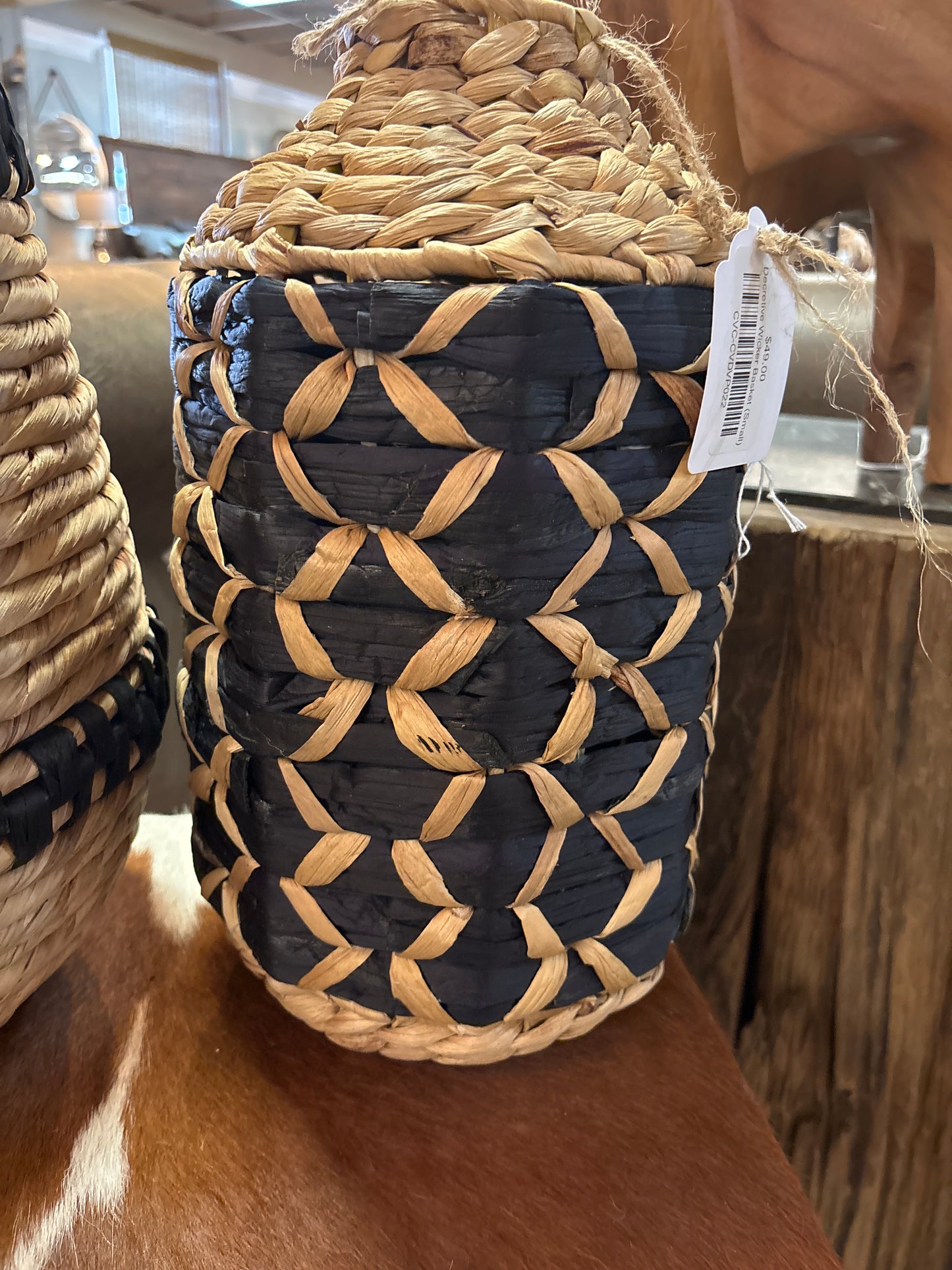 Decretive Wicker Basket (Small)